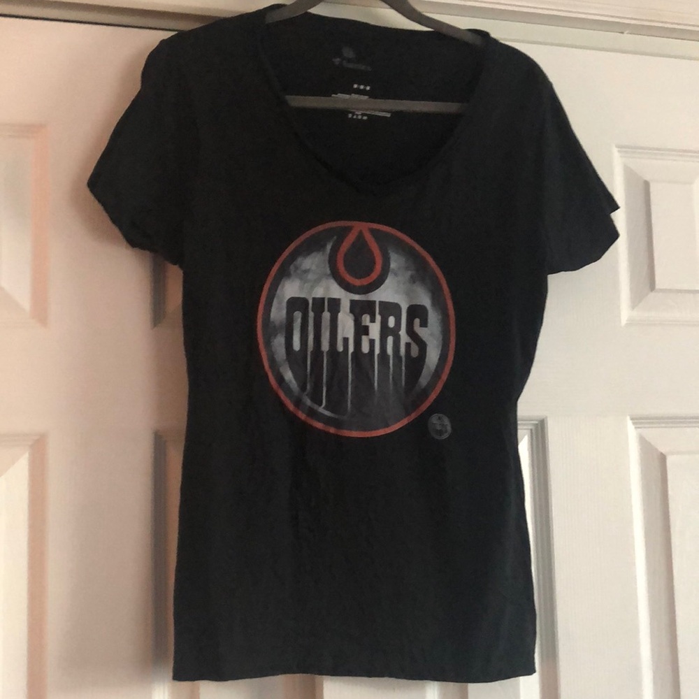 Women’s oilers tee